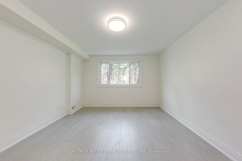 Photo 39 at 7 Ivybridge Drive, West Deane, Toronto