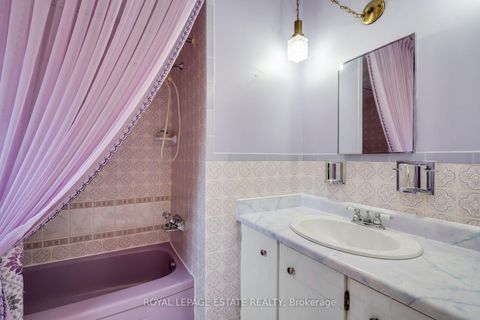 Photo 10 at 17 Altair Avenue, L'Amoreaux, Toronto