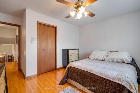 Photo 12 at 17 Altair Avenue, L'Amoreaux, Toronto