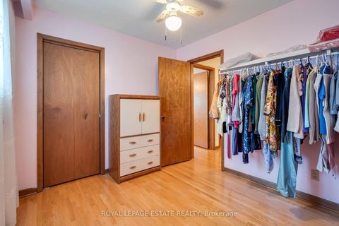 Photo 13 at 17 Altair Avenue, L'Amoreaux, Toronto