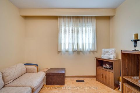 Photo 14 at 17 Altair Avenue, L'Amoreaux, Toronto