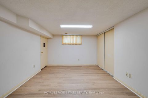 Photo 23 at 17 Altair Avenue, L'Amoreaux, Toronto