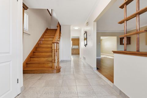 Photo 3 at 117 Harding Avenue, Amesbury, Toronto
