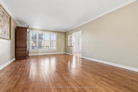 Photo 5 at 117 Harding Avenue, Amesbury, Toronto