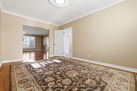 Photo 6 at 117 Harding Avenue, Amesbury, Toronto