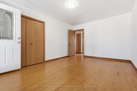 Photo 13 at 117 Harding Avenue, Amesbury, Toronto