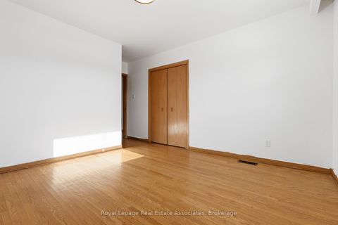 Photo 16 at 117 Harding Avenue, Amesbury, Toronto