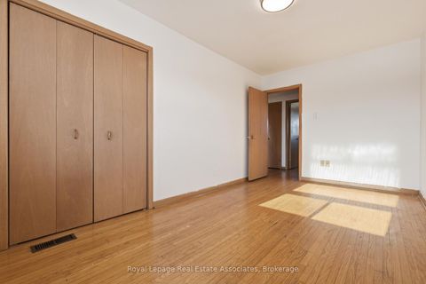 Photo 18 at 117 Harding Avenue, Amesbury, Toronto