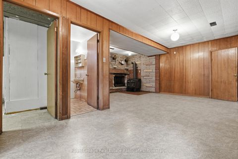 Photo 23 at 117 Harding Avenue, Amesbury, Toronto