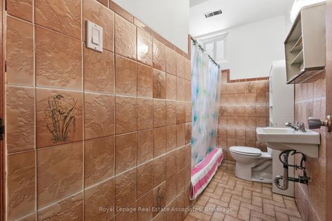 Photo 25 at 117 Harding Avenue, Amesbury, Toronto