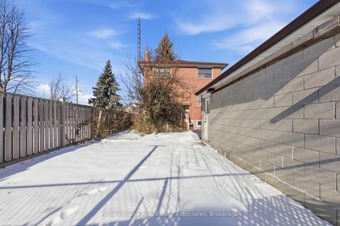 Photo 30 at 117 Harding Avenue, Amesbury, Toronto
