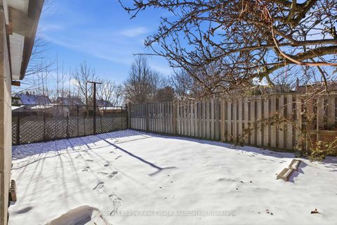 Photo 31 at 117 Harding Avenue, Amesbury, Toronto