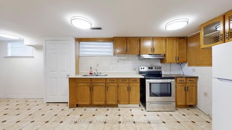 Photo 31 at 7 Brazil Gate, Humber Summit, Toronto