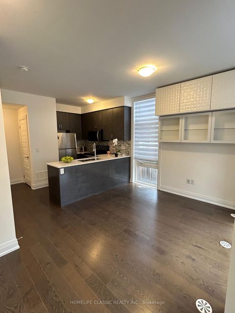 Photo 2 at 9 - 11 Eldora Avenue, Newtonbrook West, Toronto