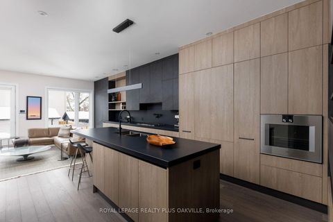 Photo 12 at 367 Manor Road E, Mount Pleasant East, Toronto