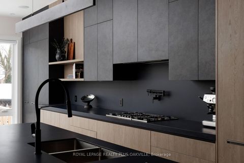 Photo 13 at 367 Manor Road E, Mount Pleasant East, Toronto