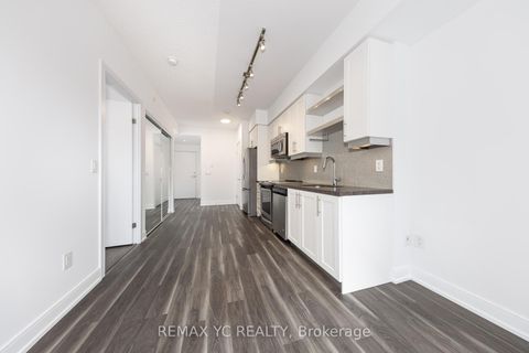 Photo 7 at 217 - 525 Adelaide Street W, Waterfront Communities C1, Toronto