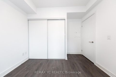 Photo 13 at 217 - 525 Adelaide Street W, Waterfront Communities C1, Toronto