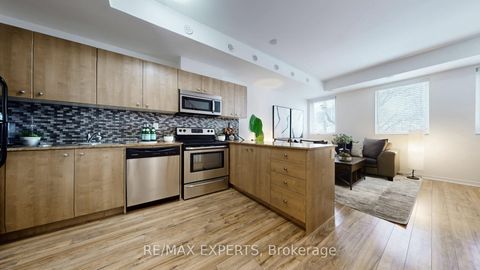 Photo 6 at 59 - 68 Winston Park Boulevard, CFB, Toronto