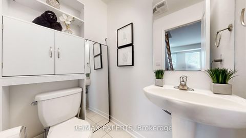 Photo 9 at 59 - 68 Winston Park Boulevard, CFB, Toronto