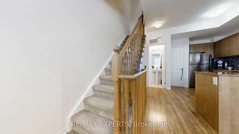 Photo 10 at 59 - 68 Winston Park Boulevard, CFB, Toronto