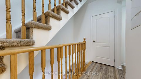 Photo 11 at 59 - 68 Winston Park Boulevard, CFB, Toronto