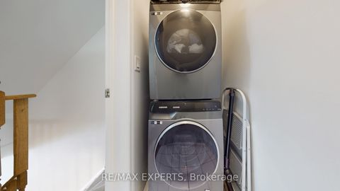 Photo 17 at 59 - 68 Winston Park Boulevard, CFB, Toronto