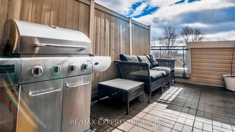 Photo 23 at 59 - 68 Winston Park Boulevard, CFB, Toronto