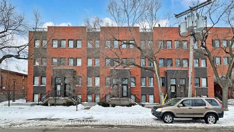 Photo 25 at 59 - 68 Winston Park Boulevard, CFB, Toronto