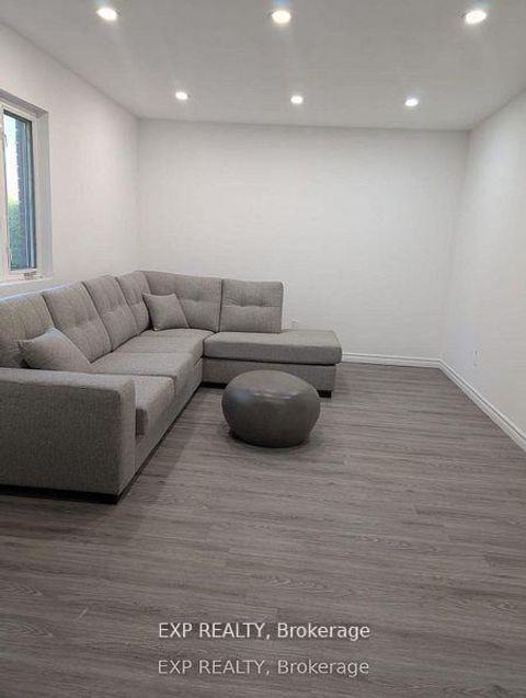 Photo 3 at 201 Garden Avenue, Keswick North, Georgina