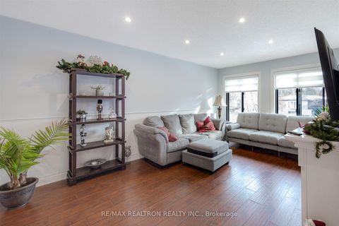 Photo 10 at 26 Beckett Avenue, Holland Landing, East Gwillimbury