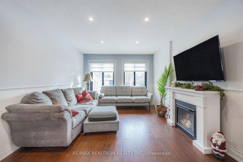 Photo 11 at 26 Beckett Avenue, Holland Landing, East Gwillimbury