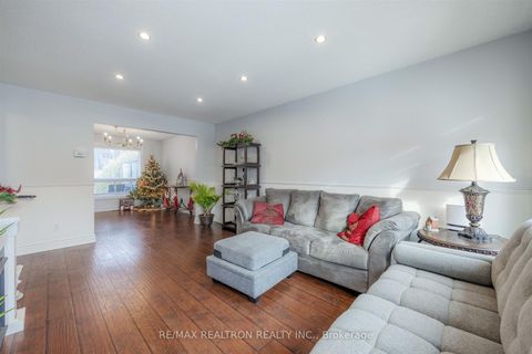 Photo 12 at 26 Beckett Avenue, Holland Landing, East Gwillimbury