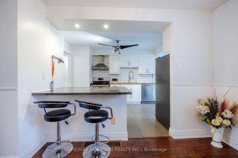 Photo 15 at 26 Beckett Avenue, Holland Landing, East Gwillimbury