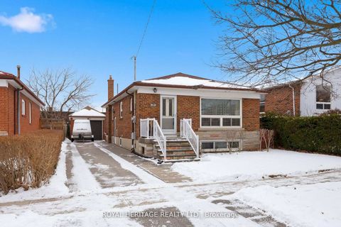 Photo 1 at 178 Ellendale Drive, Dorset Park, Toronto