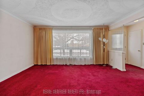 Photo 7 at 178 Ellendale Drive, Dorset Park, Toronto