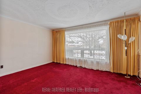 Photo 8 at 178 Ellendale Drive, Dorset Park, Toronto