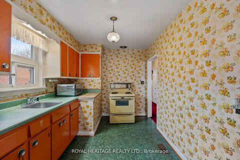 Photo 14 at 178 Ellendale Drive, Dorset Park, Toronto