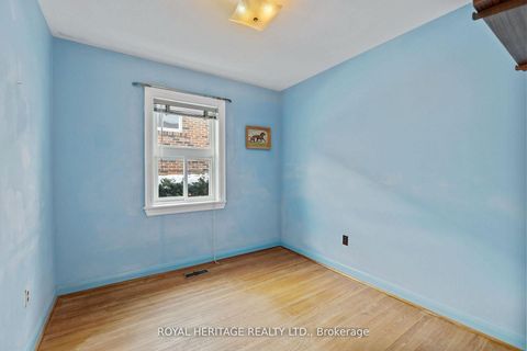 Photo 15 at 178 Ellendale Drive, Dorset Park, Toronto