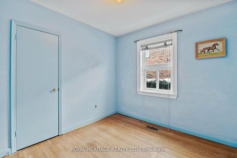 Photo 16 at 178 Ellendale Drive, Dorset Park, Toronto