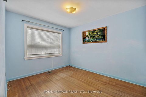 Photo 17 at 178 Ellendale Drive, Dorset Park, Toronto