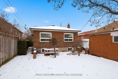 Photo 39 at 178 Ellendale Drive, Dorset Park, Toronto