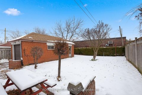 Photo 41 at 178 Ellendale Drive, Dorset Park, Toronto