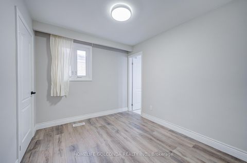 Photo 10 at 59 Wolseley Street, Chinatown, Toronto