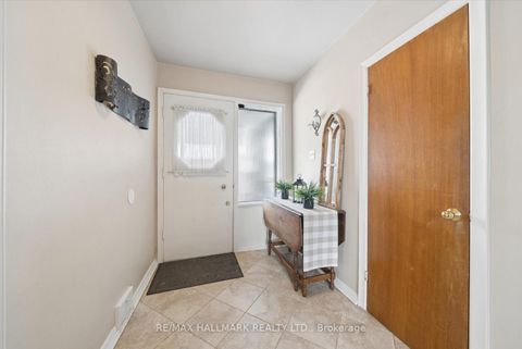 Photo 2 at 7 Rutledge Avenue, Eglinton East, Toronto