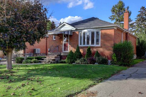 Photo 2 at 56 Cynthia Road, Smythe, Toronto