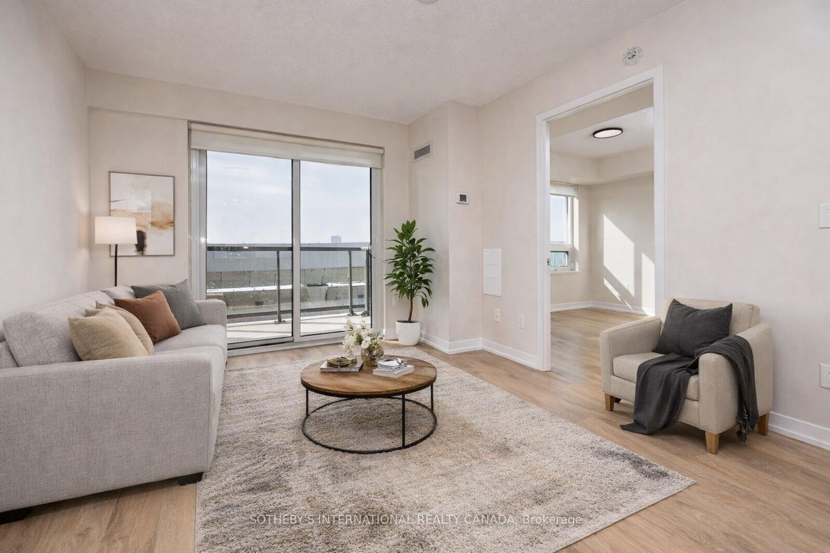 512 - 1420 Dupont Street, Junction, Toronto by Loree Meneguzzi Real Estate 512 - 1420 Dupont Street, Junction, Toronto