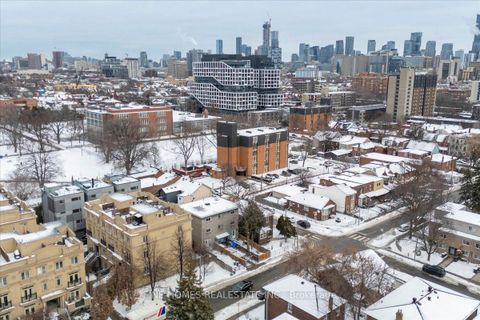 Photo 7 at 48 Carr Street, Chinatown, Toronto