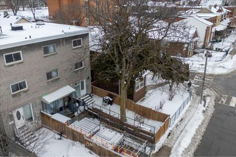 Photo 12 at 48 Carr Street, Chinatown, Toronto