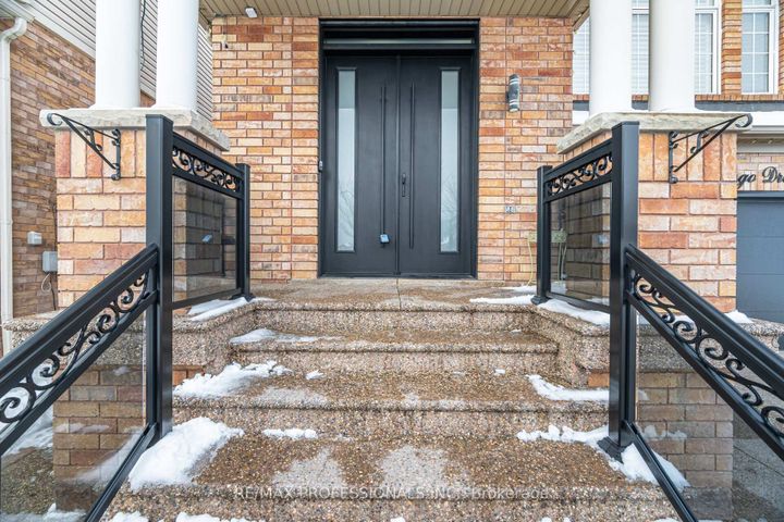 Photo 2 at 194 Fandango Drive, Credit Valley, Brampton